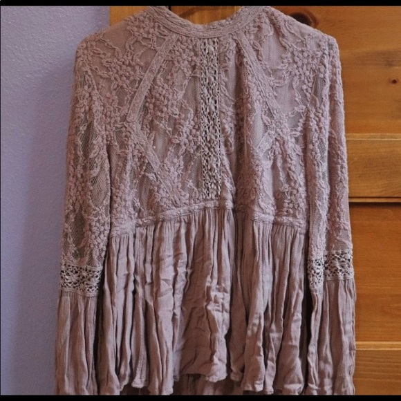 Urban Outfitters Tops - Beautiful blouse!